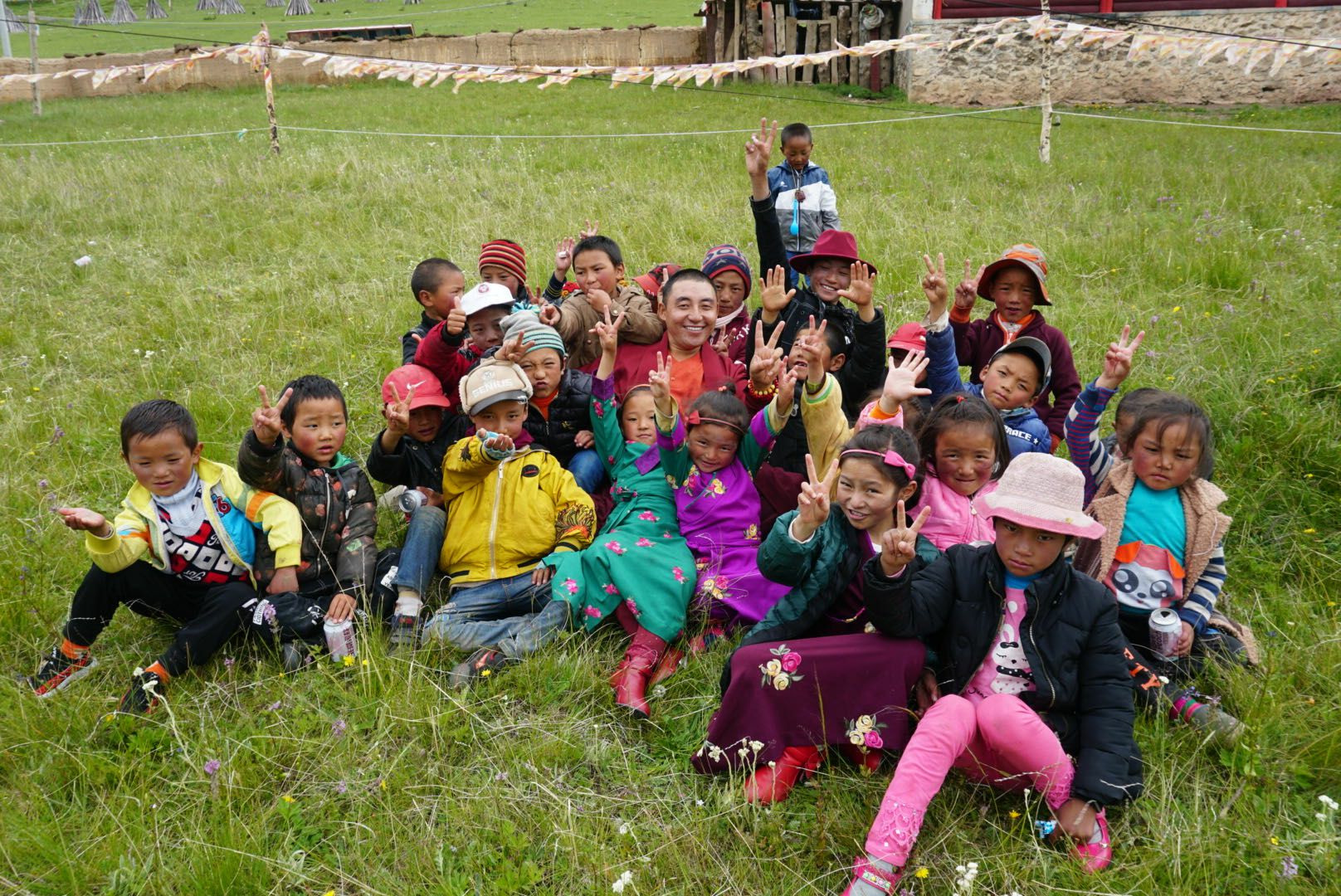 开云网页版-开云中国公益回顾丨家国同欢月同圆 温暖满载甘孜州(图14)